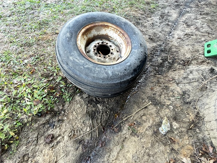 #6080-•-(2)-implement-tires-image-4