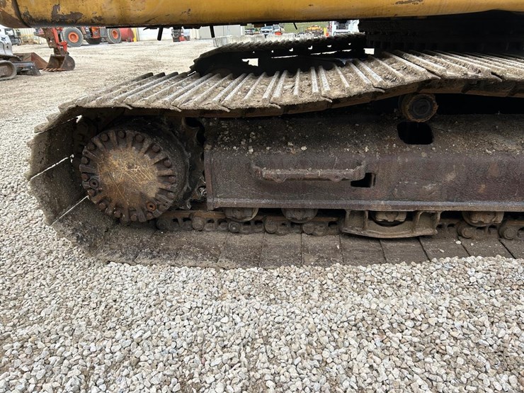 caterpillar-320e-image-10