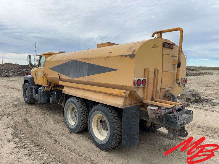 1985-international-s2500-image-15