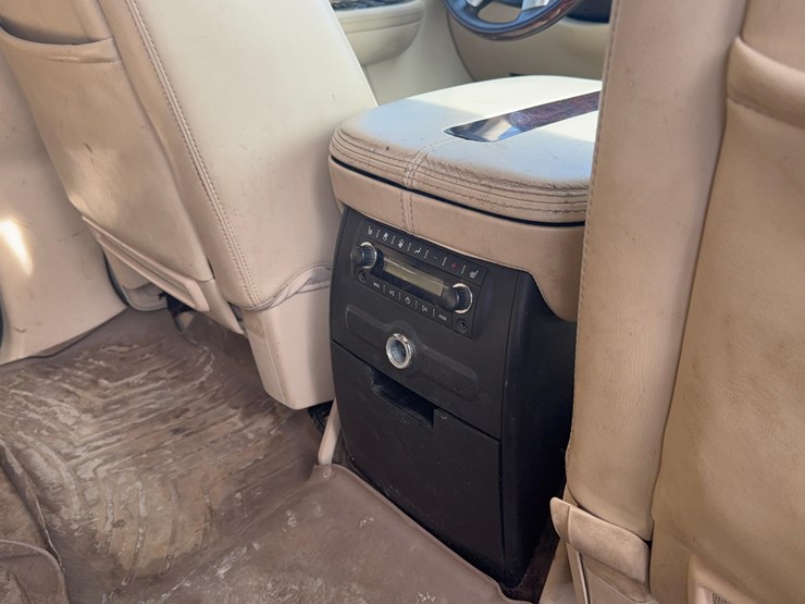 2008-cadillac-escalade-image-33