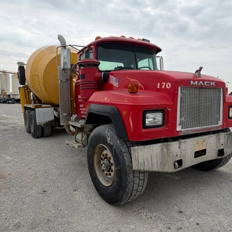 1996 MACK MIXER