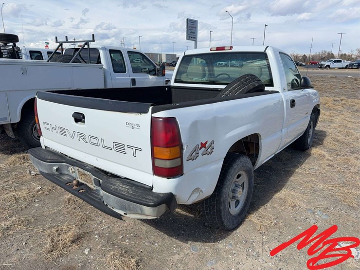 2002-chevrolet-silverado-1500-ls-image-5