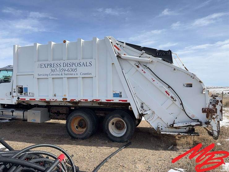 2002-sterling-m8500-image-3