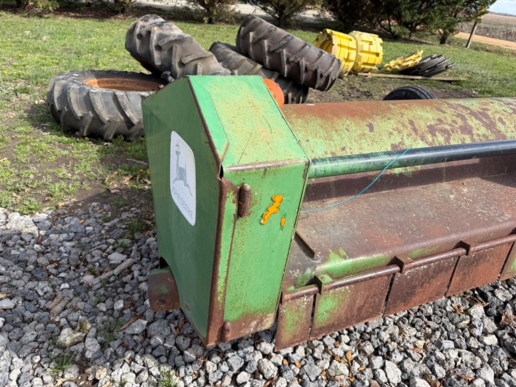 john-deere-220-image-32