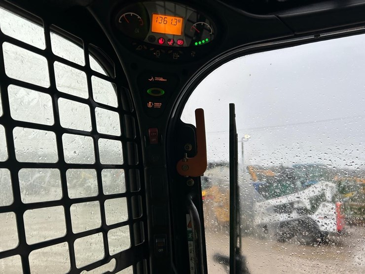 2022-bobcat-t770-image-28