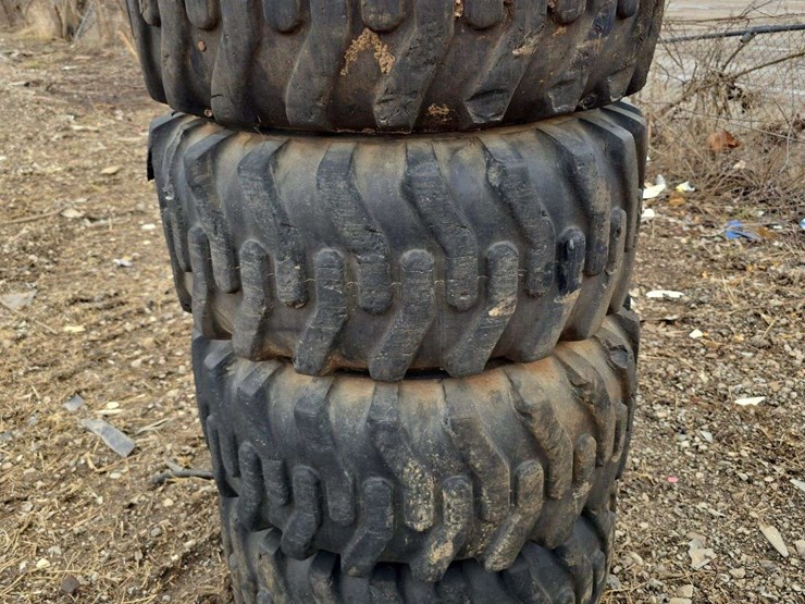 foam-filled-10-bolt-foam-filled-tires,-15-19-image-1