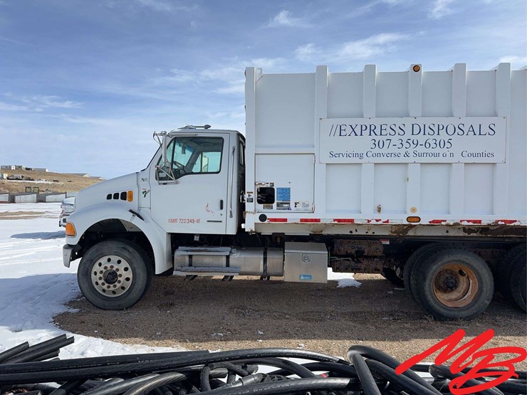 2002-sterling-m8500-image-2