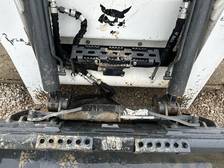 2023-bobcat-t770-image-10