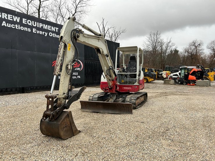 2015-takeuchi-tb260-image-7