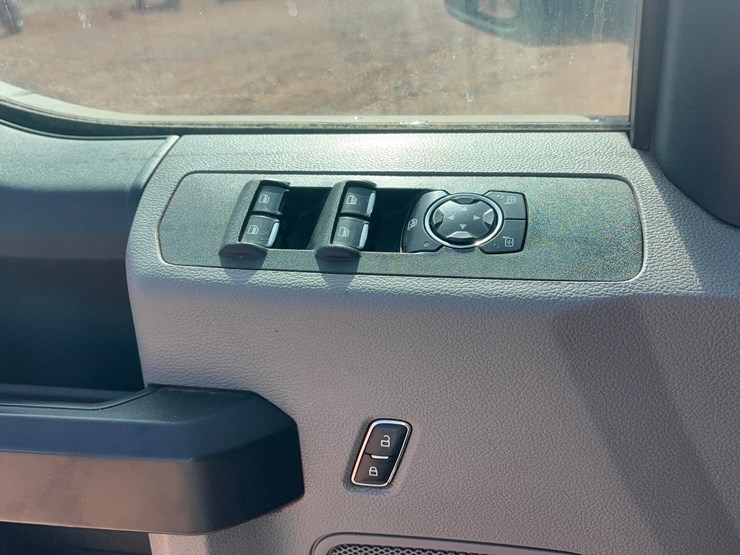 2017-ford-f550-image-17