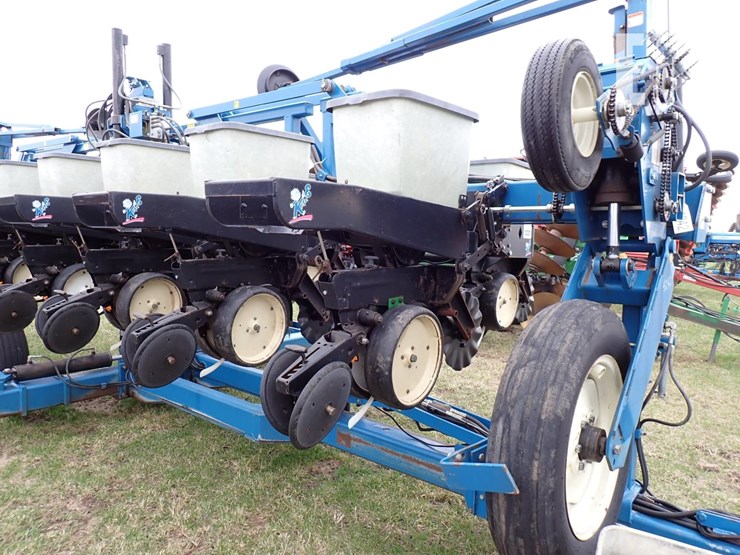 kinze-2600-image-4