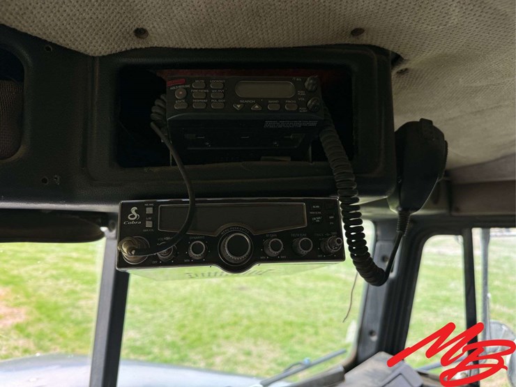 1990-freightliner-fld120-image-24