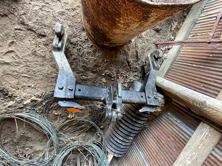 #6086-•-3-point-quick-attach-hitch-image-2