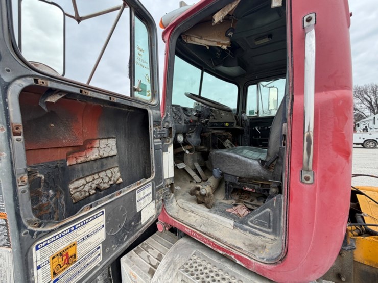 1997-mack-mixer-image-8