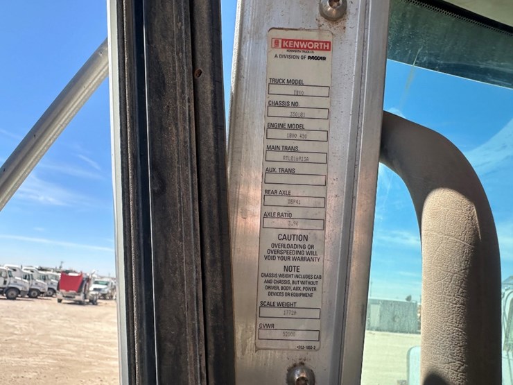 2013-kenworth-t800-image-14