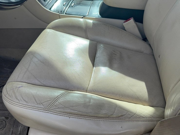 2008-cadillac-escalade-image-17