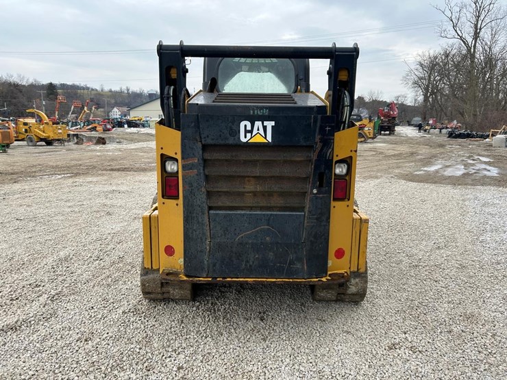 2015-caterpillar-259d-image-3