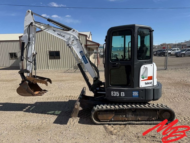 2013-bobcat-e35-image-8