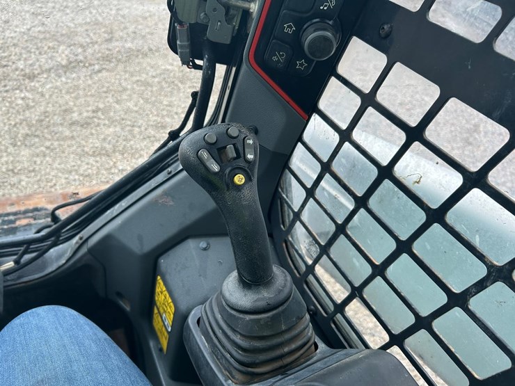 2020-bobcat-t76-image-20