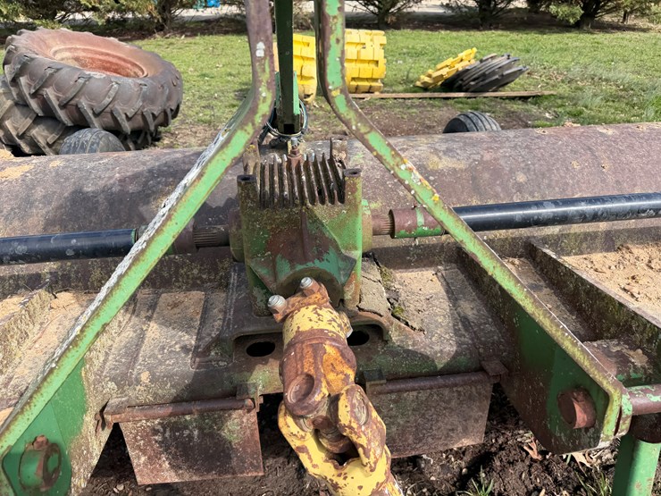 john-deere-220-image-28