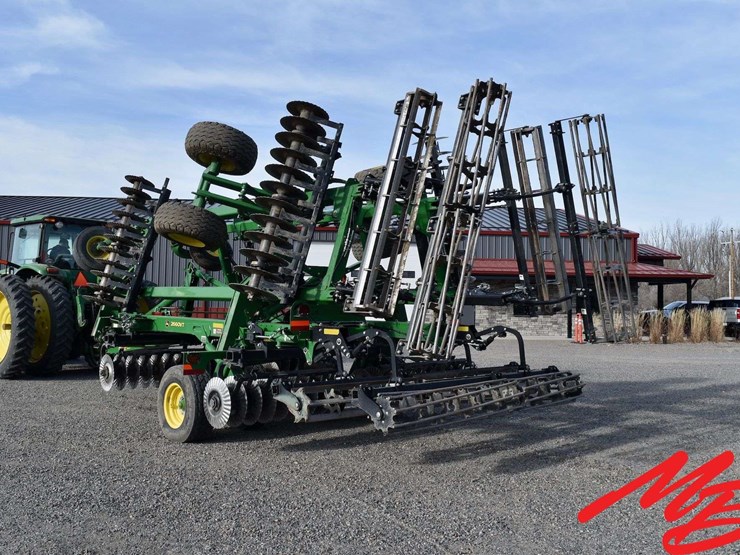 2019-john-deere-2660vt-image-6