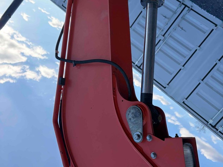 2018-kubota-kx040-image-8