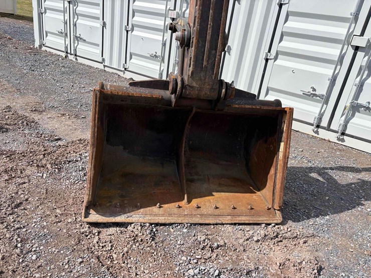 2017-hyundai-hx300-lr-image-8