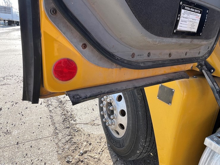 #6036-•-2009-freightliner-semi-(wi-title-in-delay)-image-31