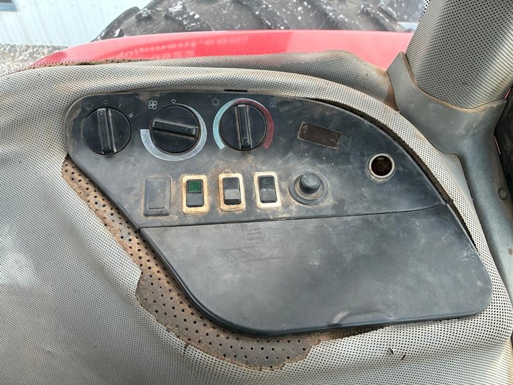 case-ih-mx270-image-19