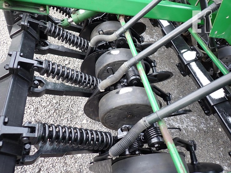 john-deere-1560-image-12