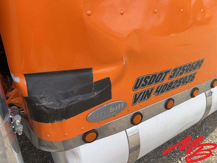 2004-peterbilt-379-image-59