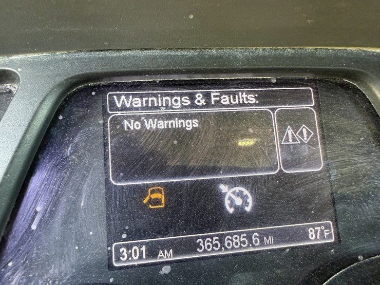 2018-peterbilt-567-image-18