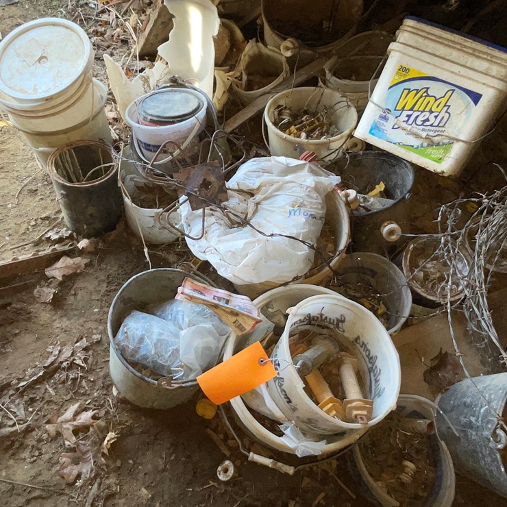 #6092 • T-Post Clips and Electric Fence Gate Clips