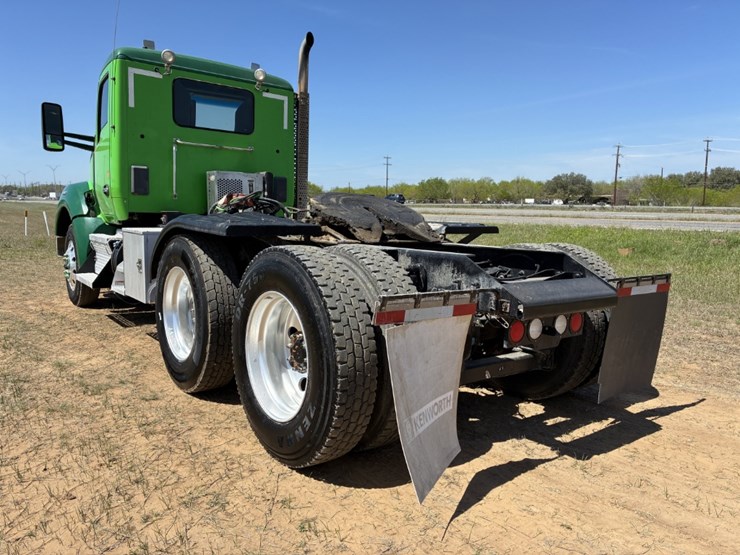 2019-kenworth-t880-image-6