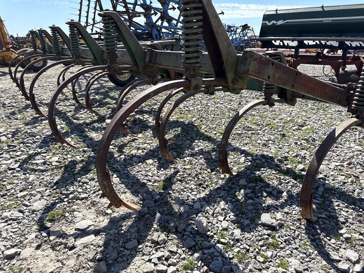 john-deere-17-image-8