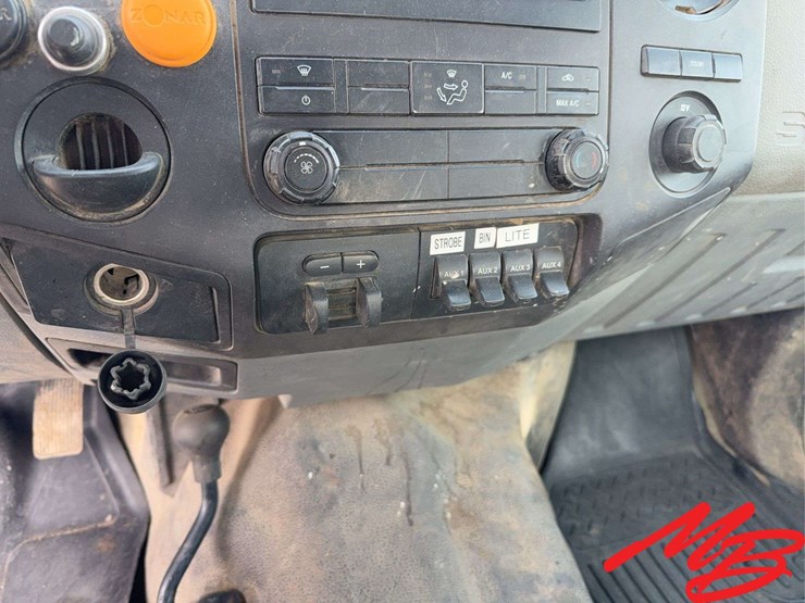 2012-ford-f350-xl-image-32