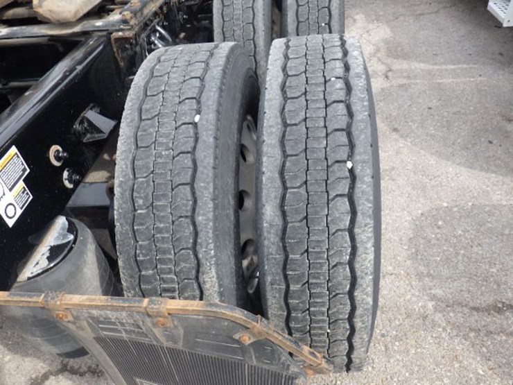 2022-kenworth-t680-image-7