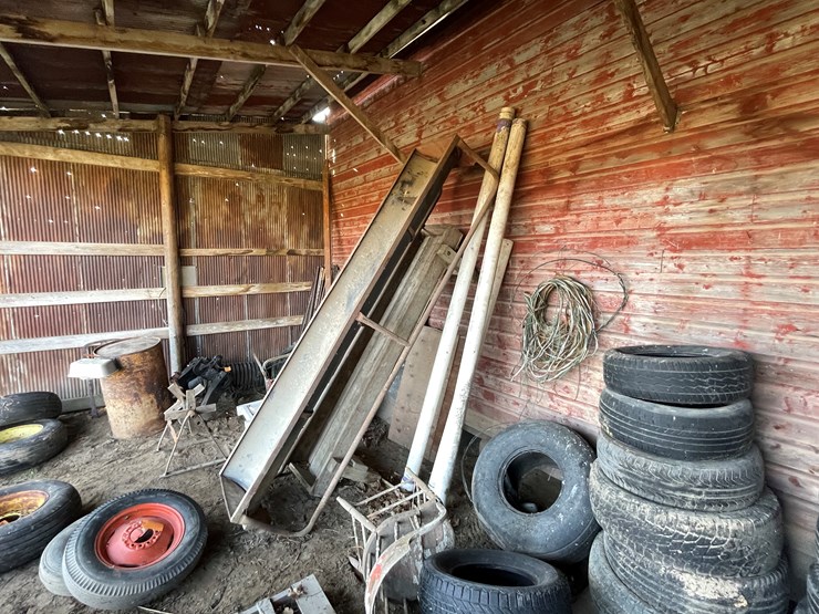 #6083-•-(2)-feed-troughs-image-4