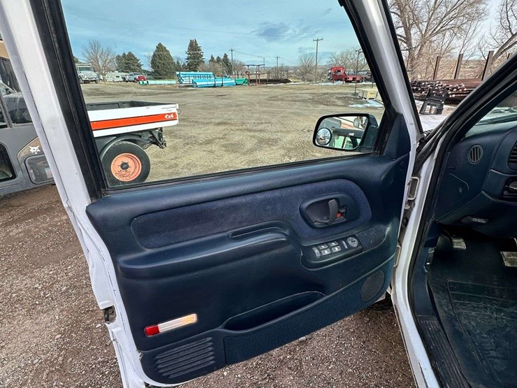 1997-gmc-3500-image-25