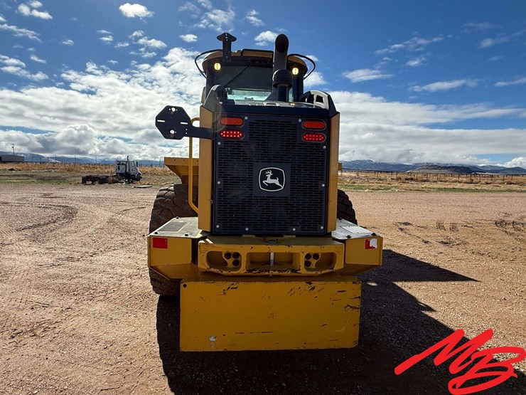 2018-deere-544k-image-7