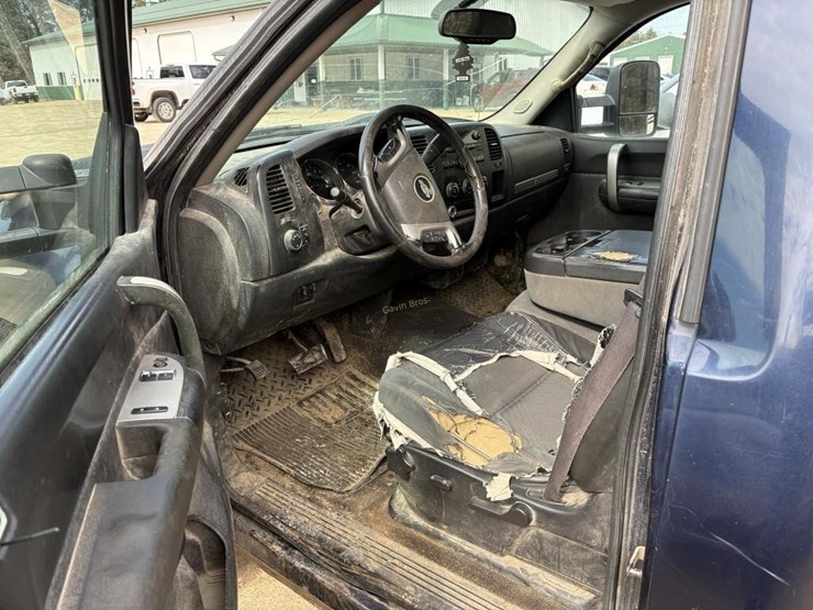 2009-chevrolet-3500-image-7