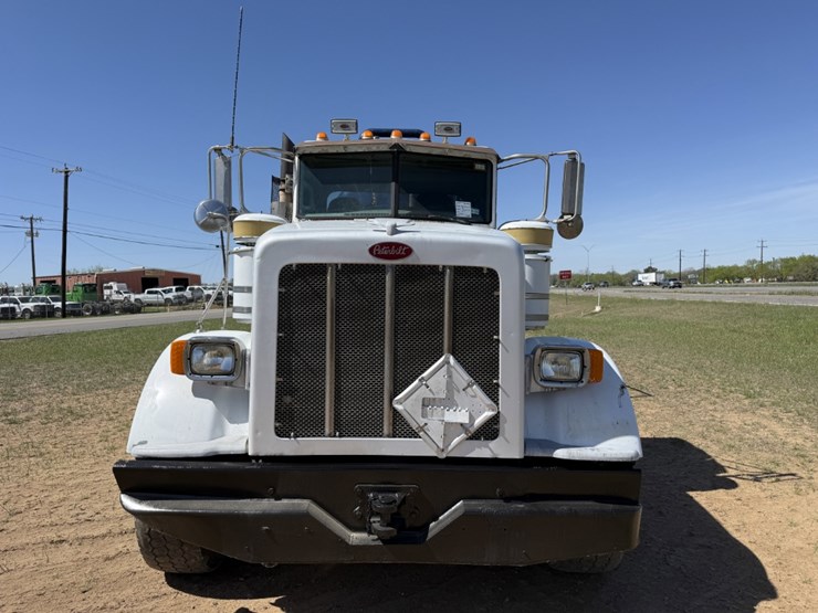 2013-peterbilt-367-image-2