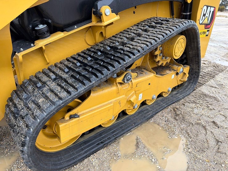 2025-caterpillar-255-image-8