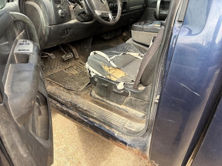 2009-chevrolet-3500-image-8