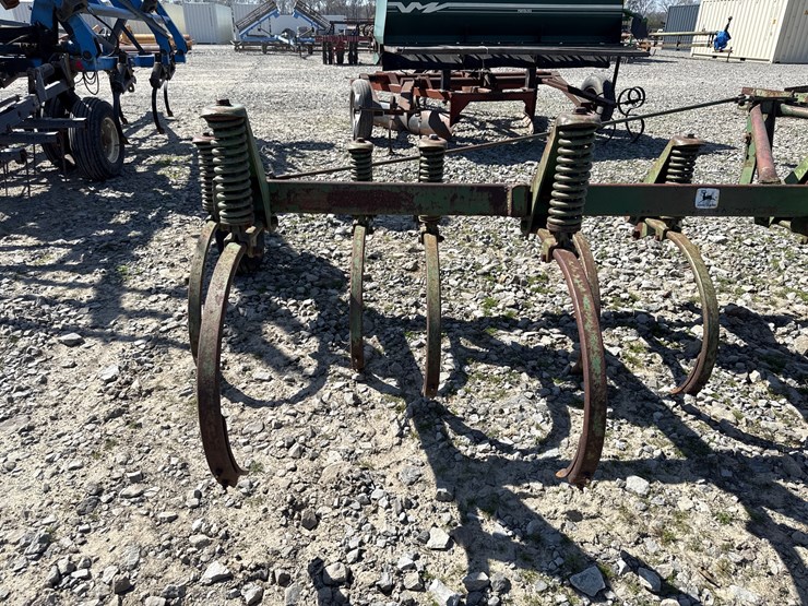 john-deere-17-image-12