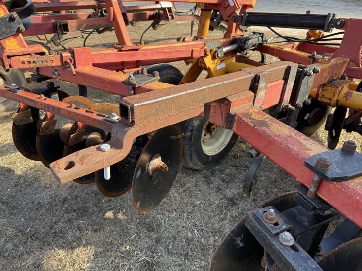 massey-ferguson-580-image-11