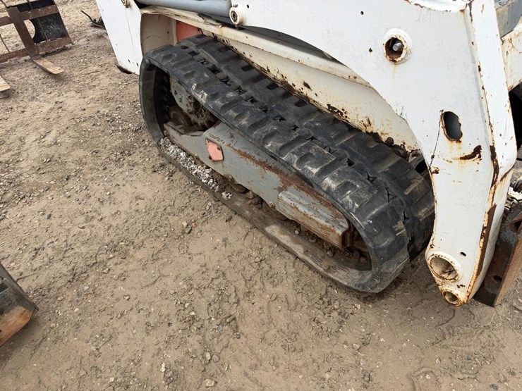 2016-bobcat-t450-image-12