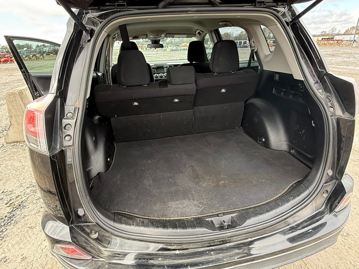 2018-toyota-rav4-image-45