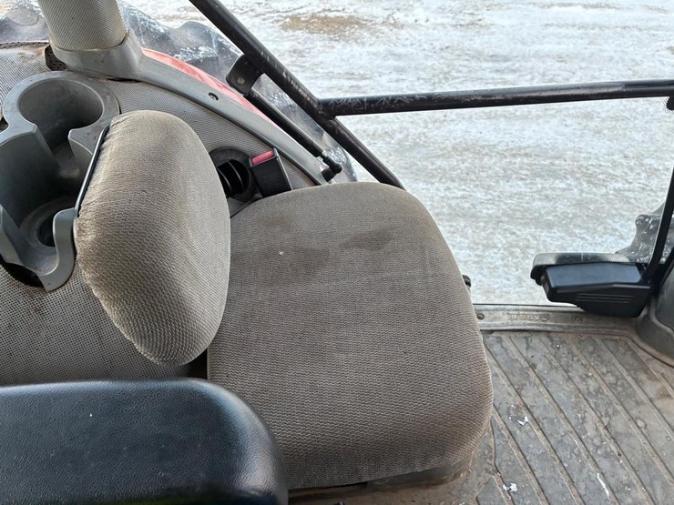 case-ih-mx270-image-23