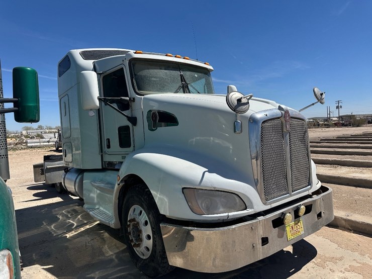 2013-kenworth-unknown-image-3